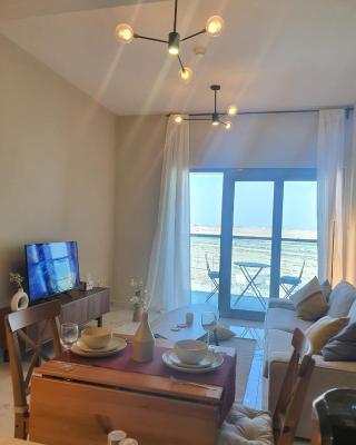 Cozy 1-bedroom apartment in Dubai South with Pool
