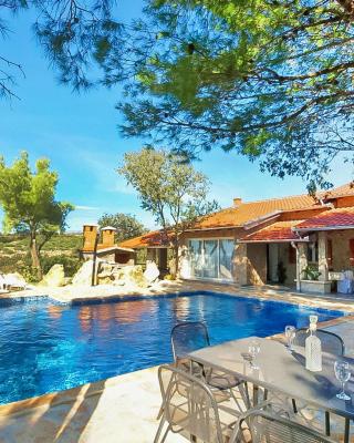 Holiday Home Villa Sandra by Interhome
