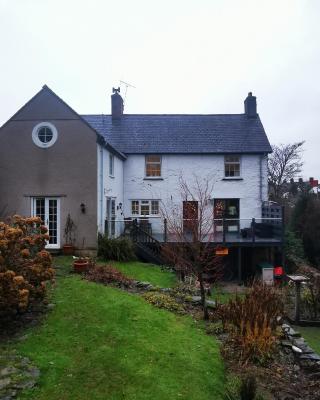 Rooms by the River at Glan Aber