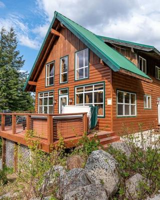 Hot Tub Cool Views: Roaring Creek Cabin