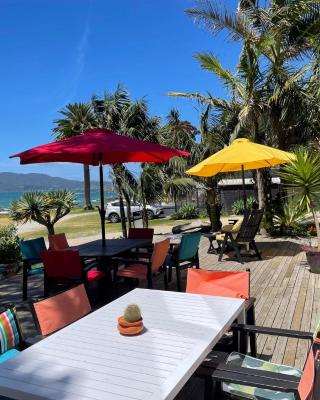 Driftwood Lodge Beachfront, Cable Bay, Northland