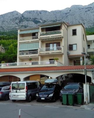 Apartments Lovre - close to the sea