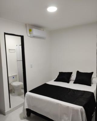 HOTEL BLACK & WHITE