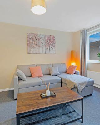 Modern & Spacious 2 Bedroom Serviced Apartment Next to Lochend Park - Private Underground Parking & Lift Available - Close to Edinburgh City Centre