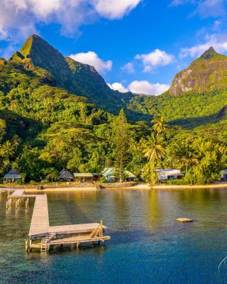 Linareva Moorea Beach Resort