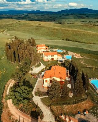Borgo del Silenzio - Apartments with pool in Lajatico