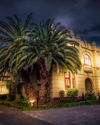 Toorak Manor Hotel