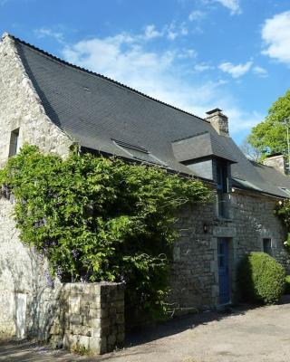 Spacious Longere,heated swimming pool, idyllic setting, Southern Brittany, FR