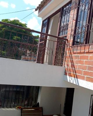 Apartamento amoblado con balcón en Ibagué