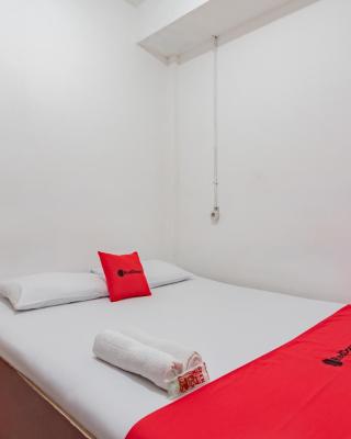 RedDoorz near Riau Junction Mall 2