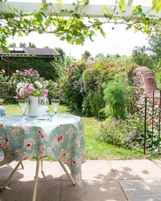 Romney, a cosy Victorian cottage in a picturesque Suffolk village