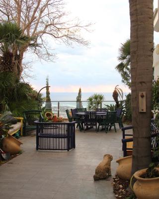 Boutique Apartment "Facing the Sea"