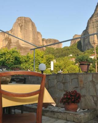 GUESTHOUSE BLOUTSOS ROOMS