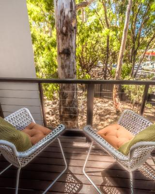 MARGARET FOREST RETREAT Apartment 129 - Located within Margaret Forest, in the heart of the town centre of Margaret River, spa apartment!