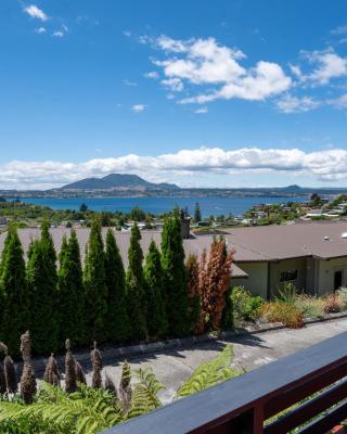 Beauty By the Bay - Taupo