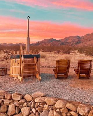 1 Minute To Joshua Tree National Park, Hot Tub, Stars, Private - The WKNDR