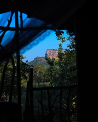 Sigiriya Rock Gate Tree House