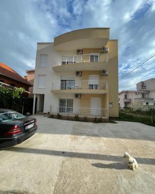 Bashi's Apartments