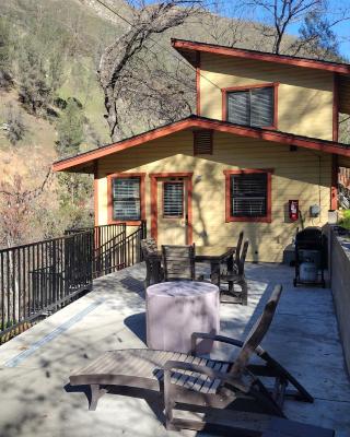 Yosemite Gatekeeper's Lodge