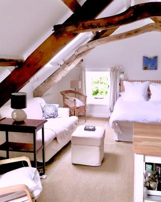 The Attic Apartment, Quay Street Studios Cardigan