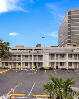 Quality Inn & Suites Dallas-Cityplace