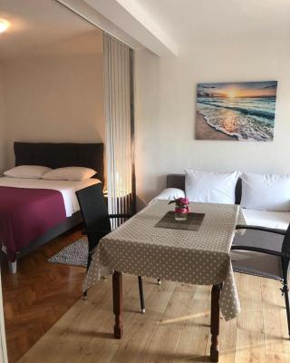Grapevine Studio Apartment