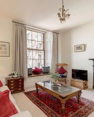 Stunning Panoramic Views: Heart of the Royal Mile