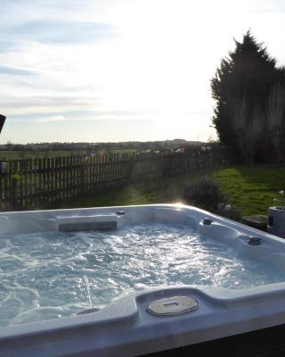 South View Country House Sleeps 12 - Hot Tub - Views