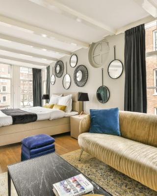 Spiegelgracht Apartments with Canal View