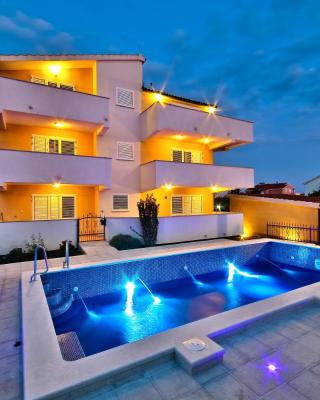 Green Poolside Escape