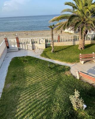 LUXURY APARTMENT FIRST LINE SEA By MAKHOME MESSAGALA