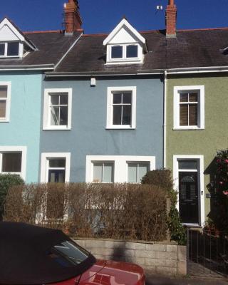 Lovely Victorian town house close to the sea.