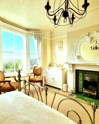 West Hill Retreat Edwardian Balconette City View Ensuite with Room Served Breakfast & Free Parking