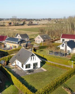 The Frisian Beach House met Scandinavische barrel sauna