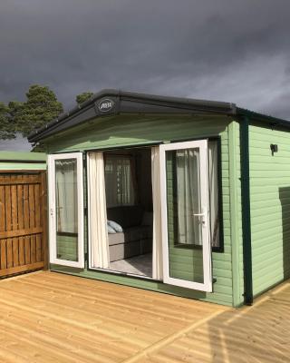 Luxury 2 bedroom caravan in stunning location