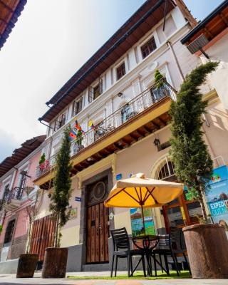 Friends Hotel & Rooftop - Historic Center & Museums