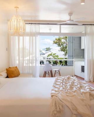 Club Tropical Resort - Newly renovated Studio Apartments
