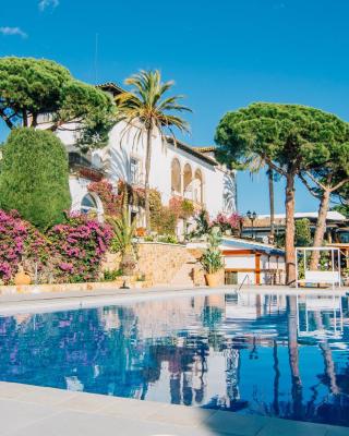Hotel Roger de Flor by Seleqtta