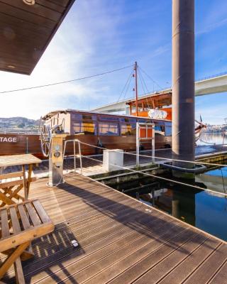 Oporto Douro Floating House