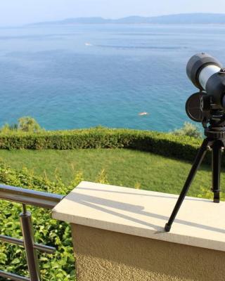6 pax Apertment ON THE BEACH with Terrace, Sea view, Garden, Parking ensured, first floor