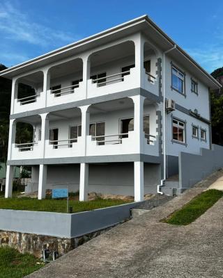 Western Ocean Breeze Self Catering