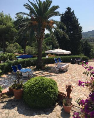 VILLA ANNA Appartamenti per vacanza in casale di charme