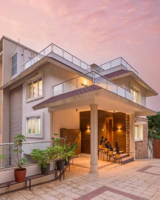 SaffronStays Juniper, Lonavala - Pet-friendly villa with pool, lawn, gym & games