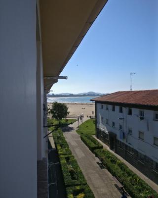 Laredo primera línea de playa,zona puerto deportivo