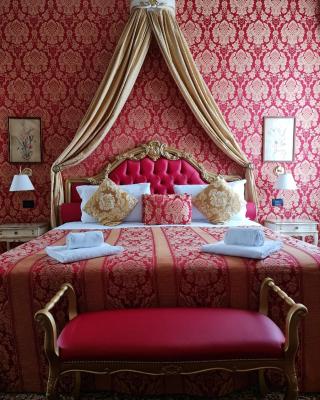 Friendly Venice Suites