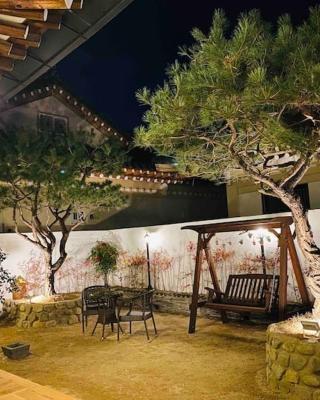 Adam Guesthouse