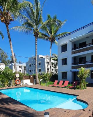 Les Cerisiers - Exclusive Beach Residence - 3 Bedroom Modern Apartment, Flic en Flac