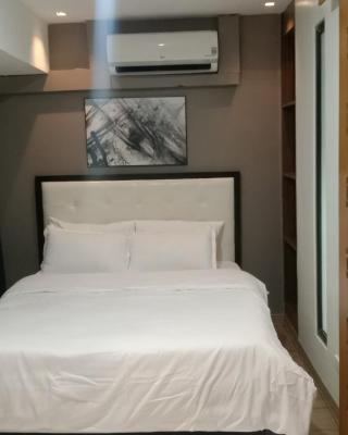 A2J Luxury BGC 2BR Loft Near Malls, Burgos Circle