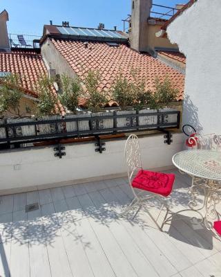 Piranum Guesthouse with terrace