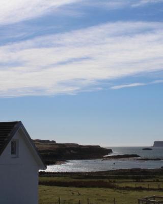 The Loft at Strathardle - Lochside Apartment, Isle of Skye